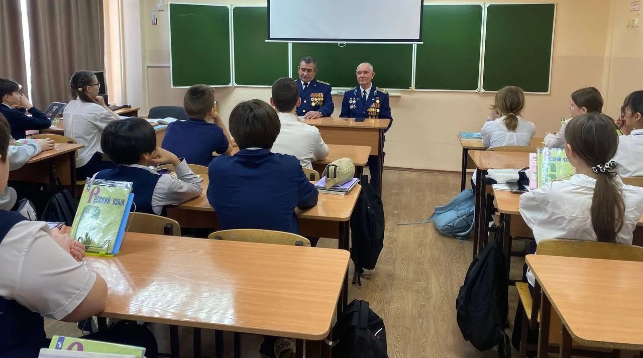  Активисты ТОС «Городок ИВАТУ» и члены ветеранской организации городка ИВАТУ провели урок мужества