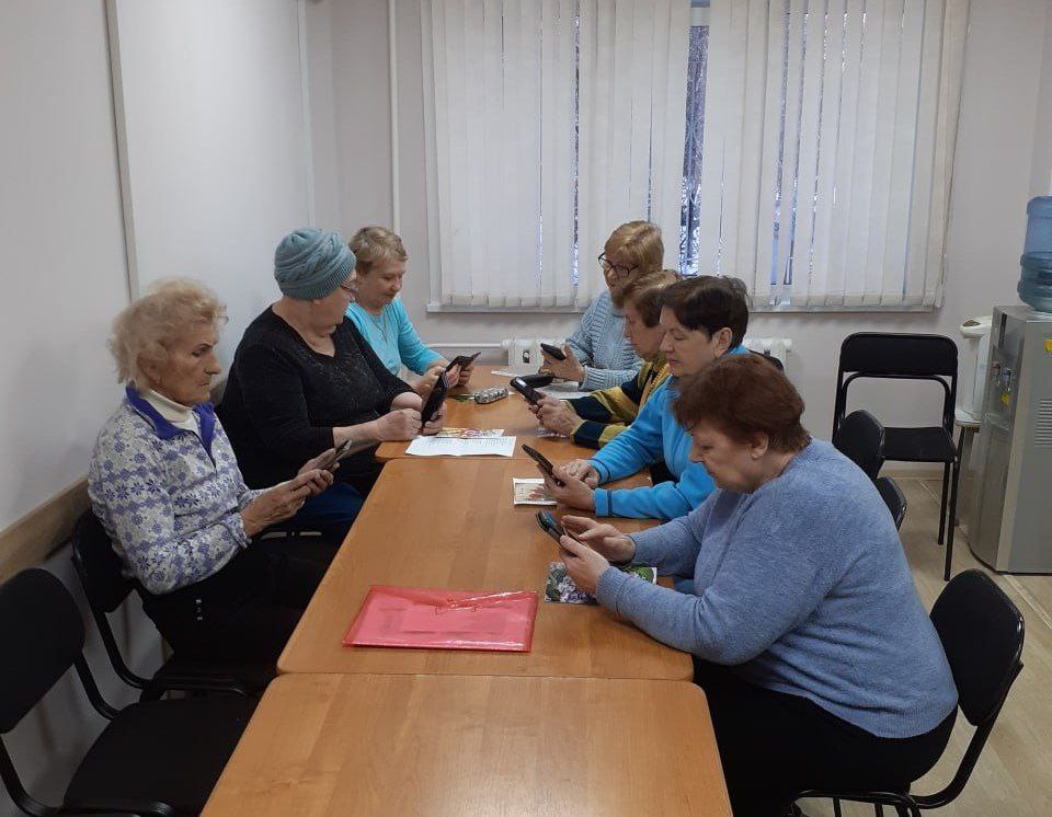 В Центре по работе с населением и общественными объединениями МКУ «ГОРОД» на улице Баумана, 232 прошло заседание клуба ЗОЖ «Грация» Ленинского окружного Совета ветеранов