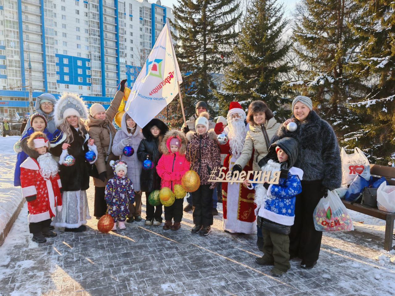 Мастер-класс по изготовлению нитяных шаров организовали в помещении МКУ «ГОРОД» на улице Байкальской, 274