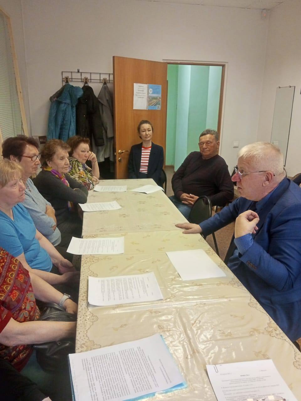 9 апреля в Центре по работе с населением по улице Рабочего Штаба, 18А, состоялась встреча с Андреем Полониным, начальником отдела внешних коммуникаций «Безопасный регион».