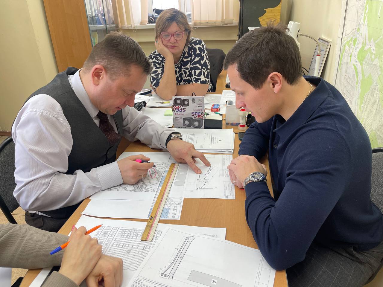 На средства «депутатского фонда» в округе № 25 благоустроят общественные территории и установят спортивную площадку