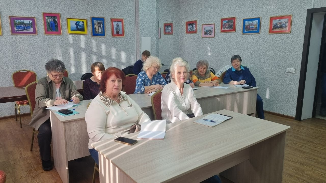 Занятия «Смартфон – не просто телефон!» состоялись в Центре по работе с населением и общественными объединениями МКУ «ГОРОД» на улице Авиастроителей, 2А