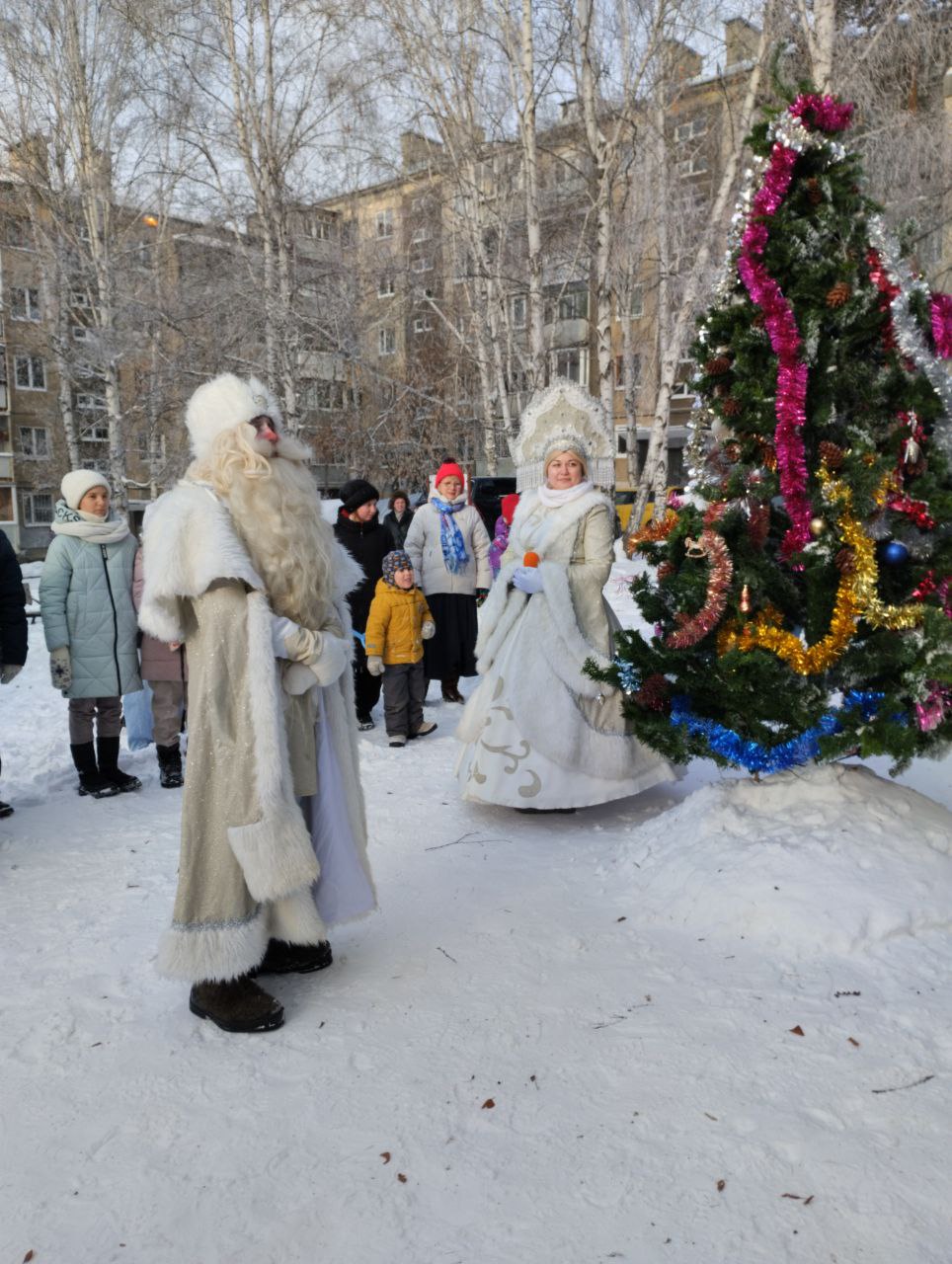 Новогодние мероприятия для детей провели ТОСы «Университетский» и «Светлый»