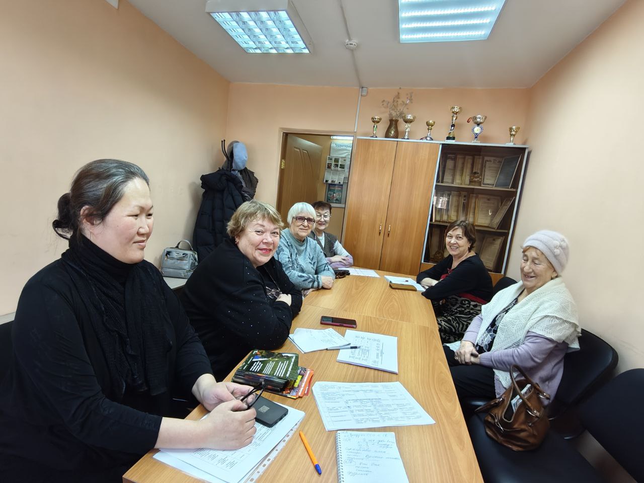 Встреча общественников прошла в Центре по работе с населением и общественными объединениями МКУ «ГОРОД» на бульваре Рябикова, 11Б.