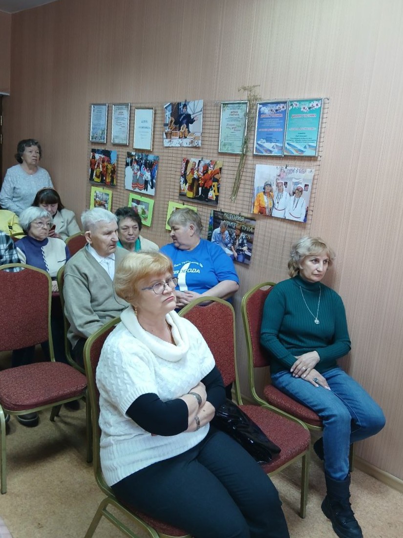 Собрание жителей по вопросам безопасности прошло в Центре по работе с населением и общественными объединениями МКУ «ГОРОД» на улице Ширямова, 7