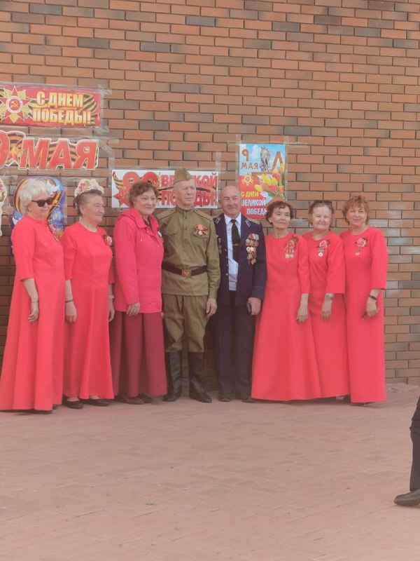 Праздничное мероприятие, посвященное 80-летию Великой Победы, состоялся в сквере «У фонтана» по улице Университетский, 41.