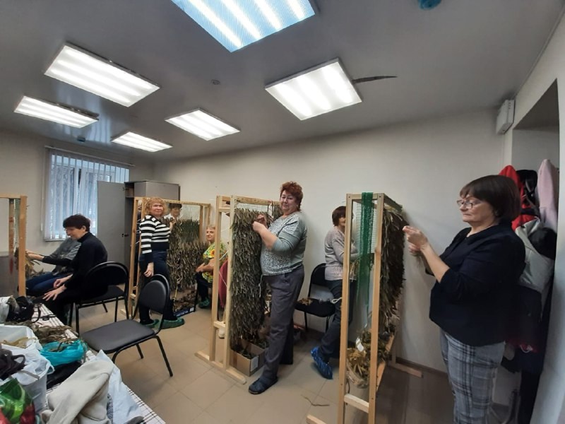 Волонтерский центр «Своих не бросаем – 32 округ!» создан при поддержке депутата городской думы по округу №32 Александра Сафронова.