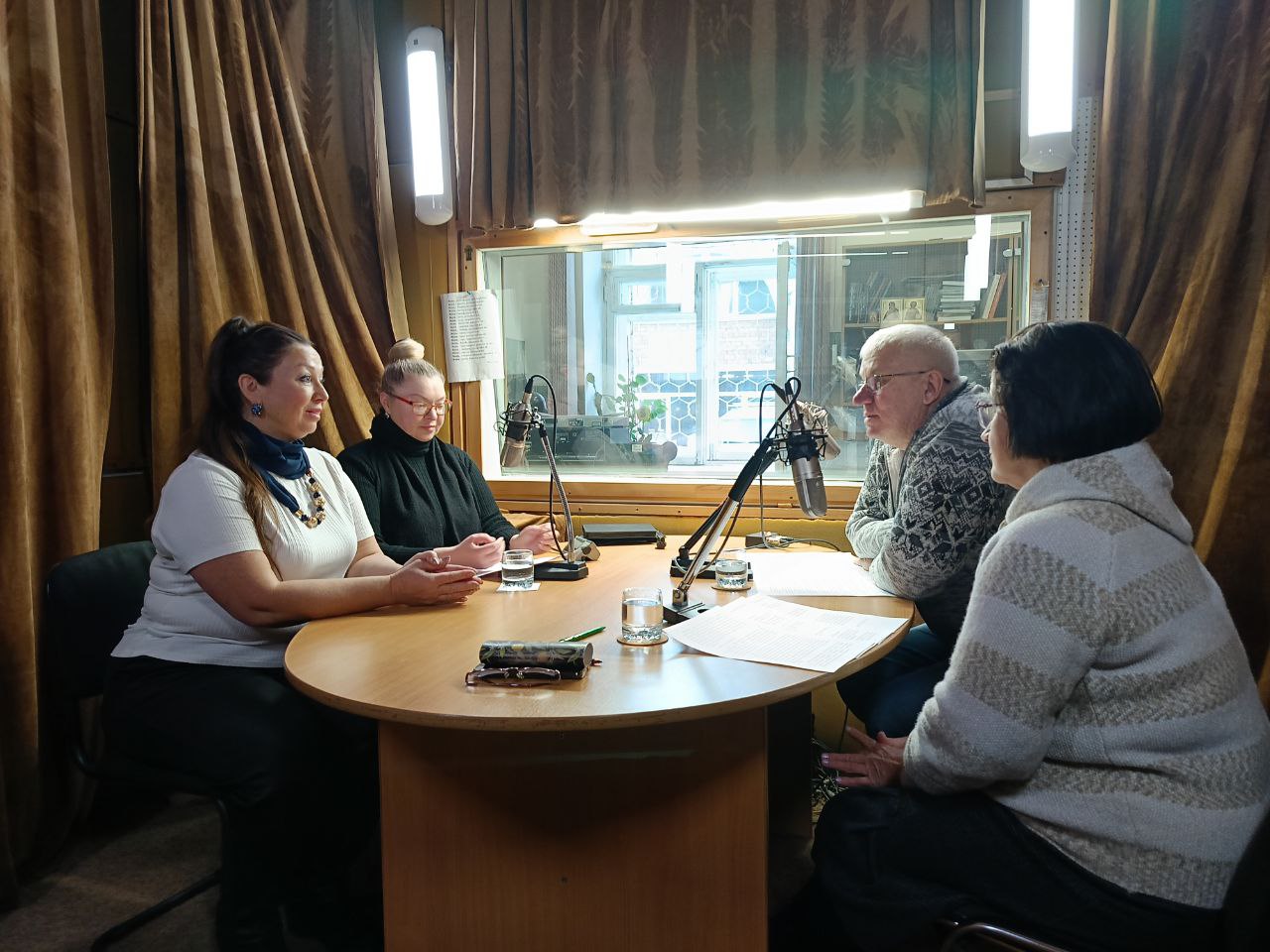 Первая передача «Мир равных возможностей» для людей с нарушениями зрения прошла на Иркутском радио