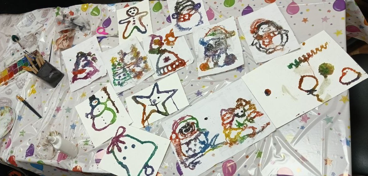 В клубе «Семейная мозаика» состоялся увлекательный мастер-класс для детей по рисованию на соли