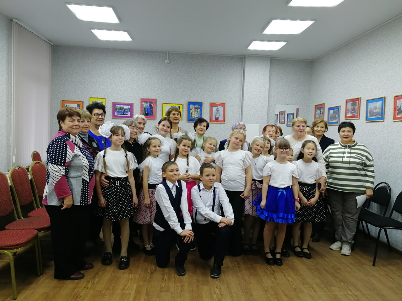 В Центре по работе с населением и общественными объединениями МКУ «ГОРОД» на улице Авиастроителей, 2а прошел праздник в честь Дня учителя