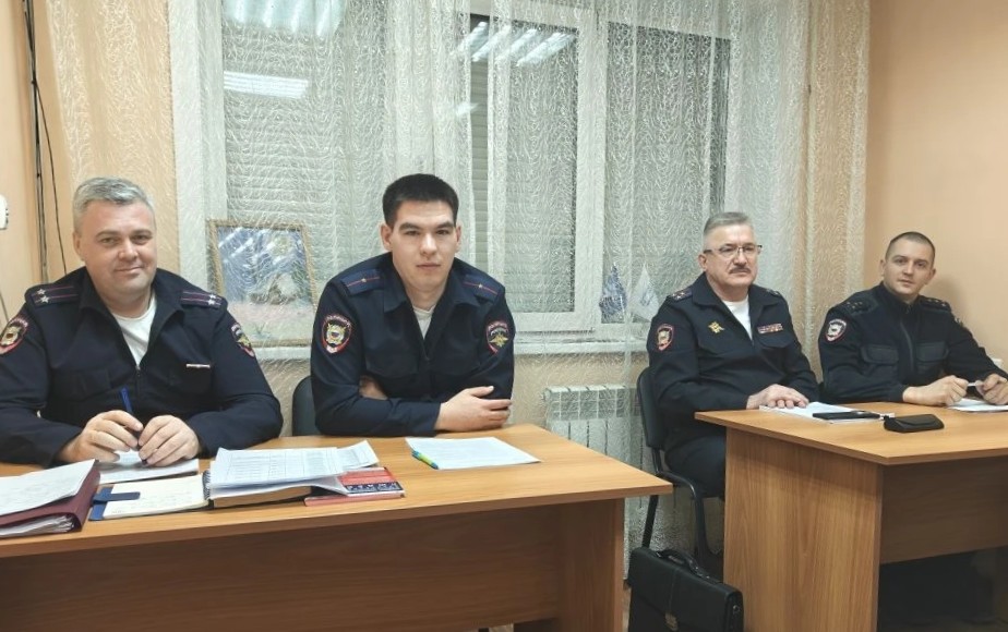 Отчеты полиции прошли в Центре по работе с населением и общественными объединениями МКУ «ГОРОД» на бульваре Рябикова, 11Б