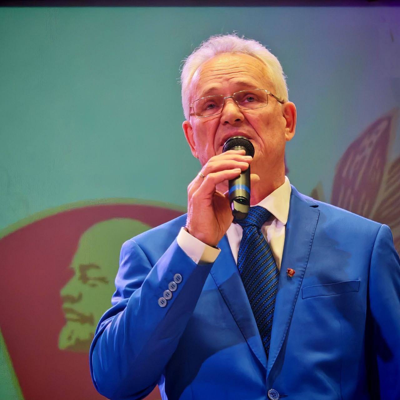 105-лет Комсомола в этом году отмечают все, кто был причастен к данной организации.