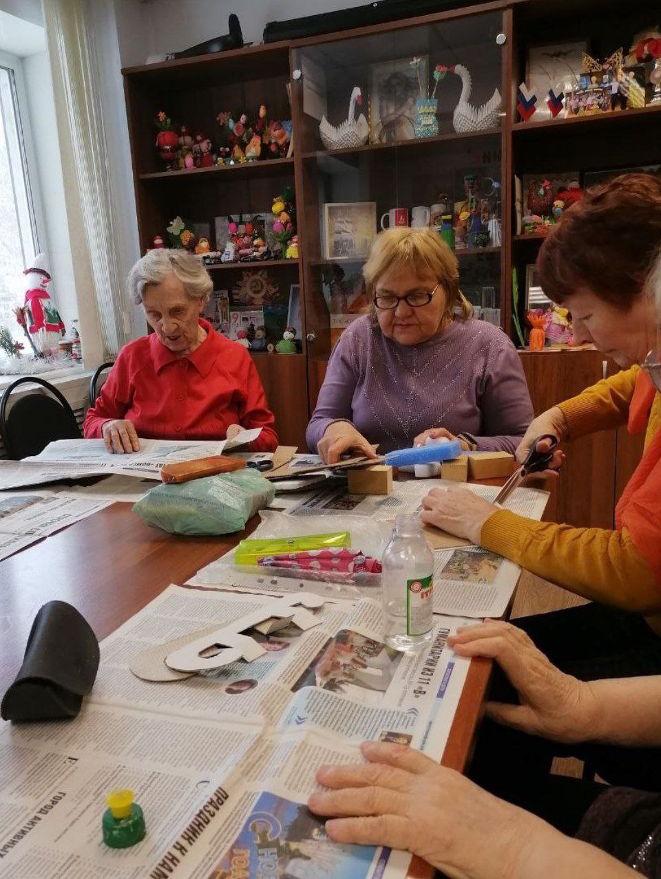 Предновогодние мастер-классы провели в Центрах по работе с населением и общественными объединениями МКУ «ГОРОД».